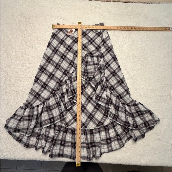 Sincerely Jules Black and White Plaid Ruffle High-Low Skirt - Picture 2 of 5